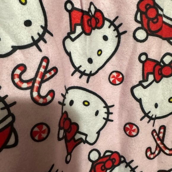 *CLEARANCE*
Hello Kitty Christmas nightgown - Picture 3 of 4